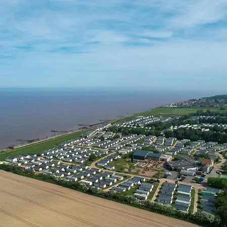 8 Berth Caravan With Decking And Wifi At Broadland Sands Park Ref 20064Cf Hopton on Sea Exterior foto