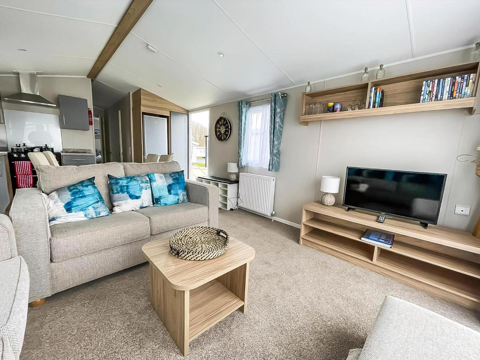 Campsite 8 Berth Caravan With Decking And Wifi At Broadland Sands Park Ref 20064cf *