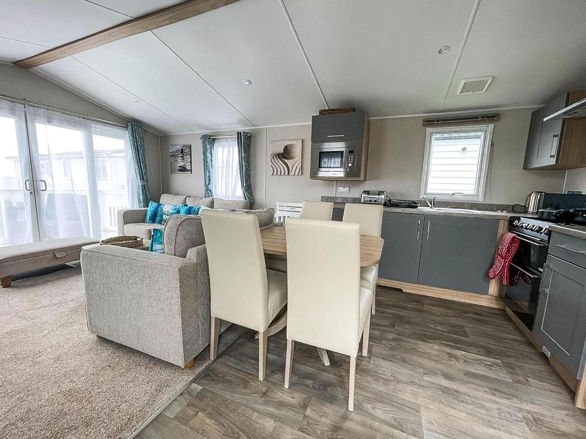 8 Berth Caravan With Decking And Wifi At Broadland Sands Park Ref 20064cf Campsite Hopton on Sea