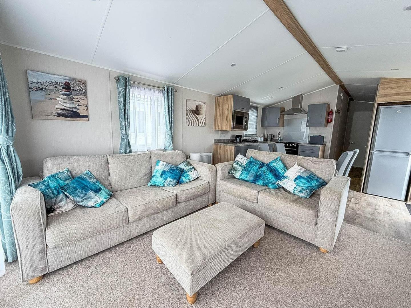 Campsite 8 Berth Caravan With Decking And Wifi At Broadland Sands Park Ref 20064cf