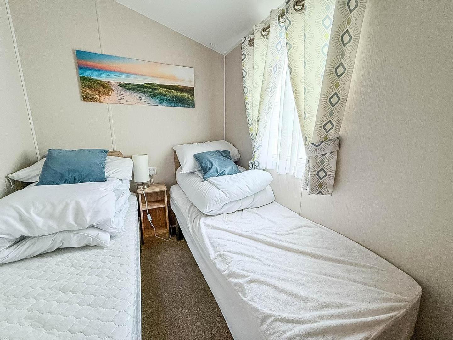 Campsite 8 Berth Caravan With Decking And Wifi At Broadland Sands Park Ref 20064cf Hopton on Sea
