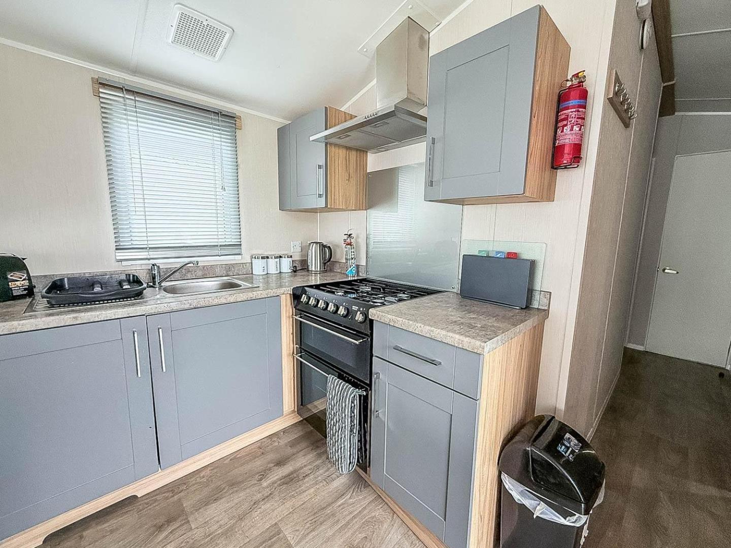 8 Berth Caravan With Decking And Wifi At Broadland Sands Park Ref 20064cf Campsite