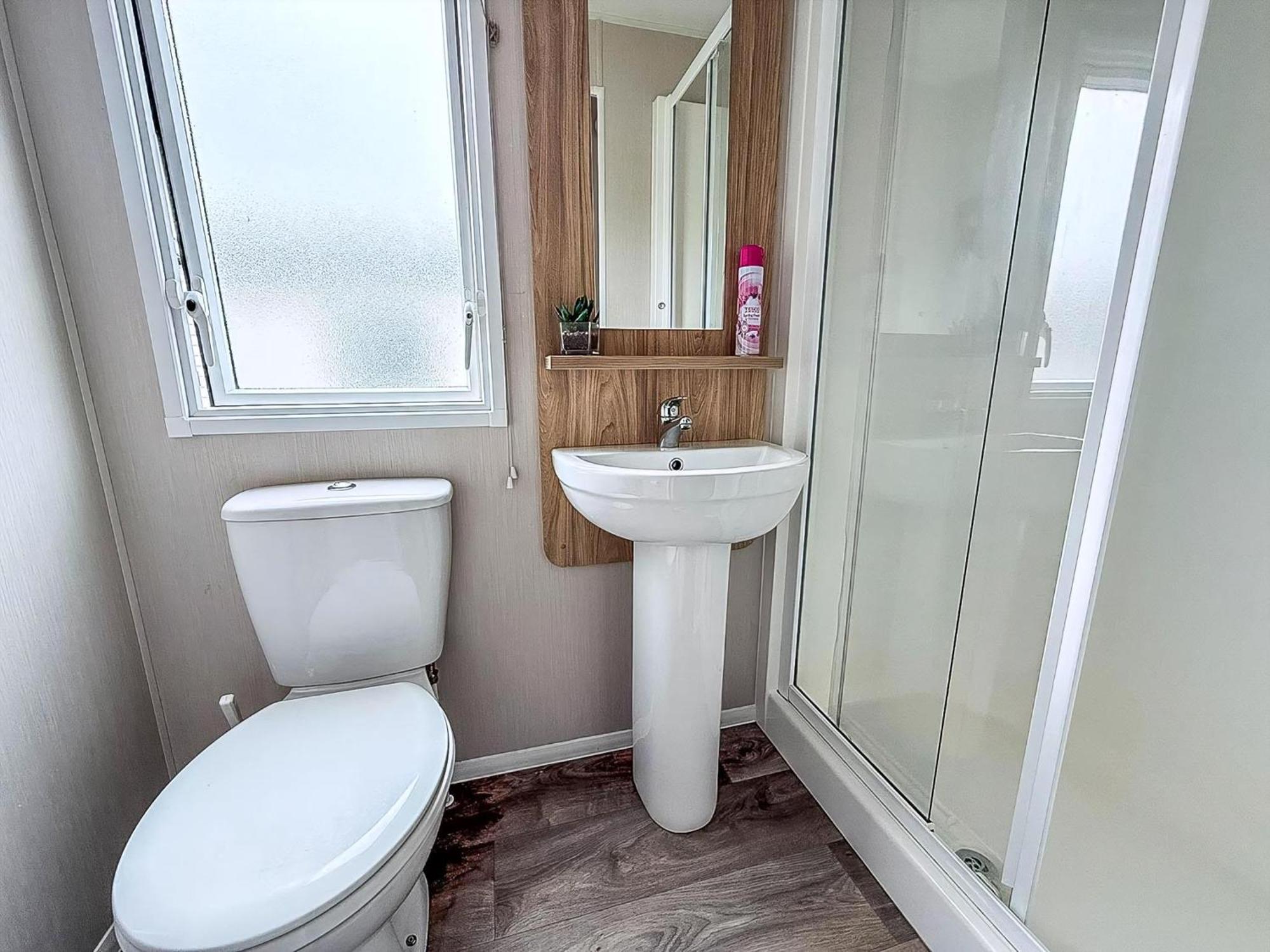 8 Berth Caravan With Decking And Wifi At Broadland Sands Park Ref 20064cf Campsite *